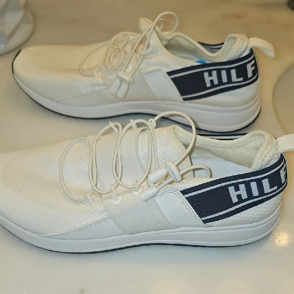 NWT Tommy Hilfiger Sneakers White Navy No Tie Tennis Shoe Size 10 Men Slip On